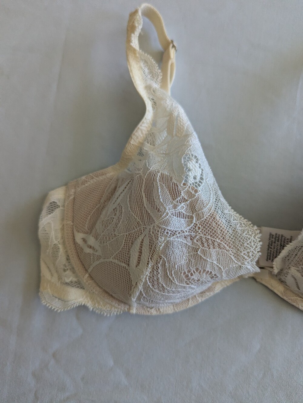 Calvin Klein Perfectly Fit Lace Plunge Bra - Picture 2 of 10